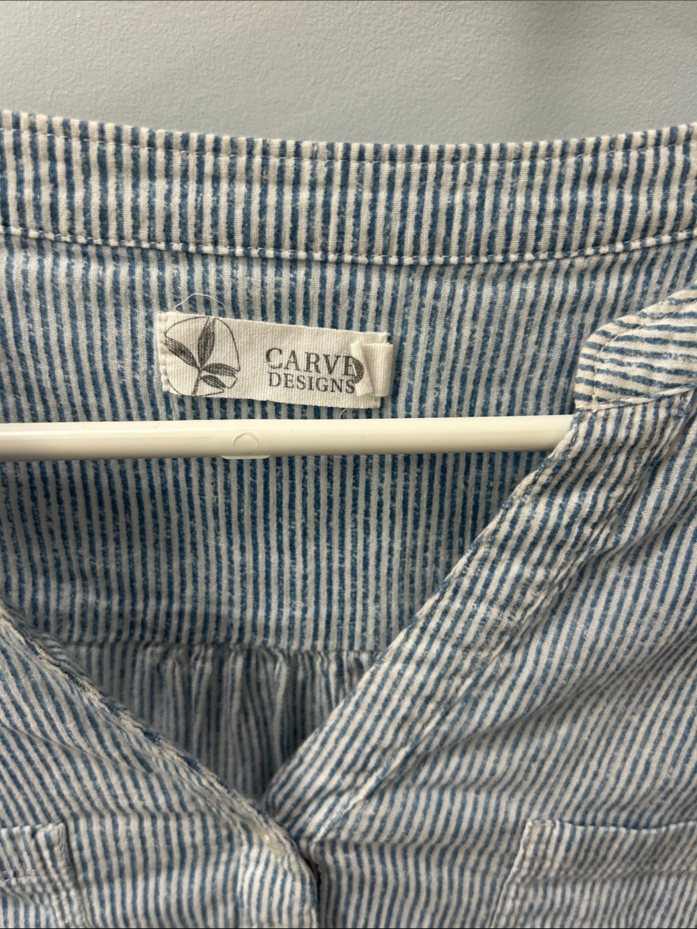 Carve Designs Size Medium Light Blue Striped Henley Tunic Top - Picture 2 of 3